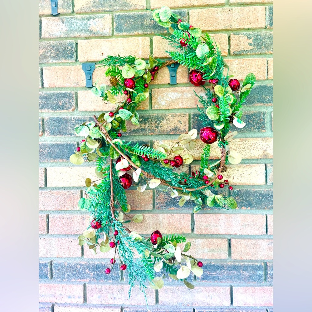 Resounding Cheer Christmas Jingle Bell Garland